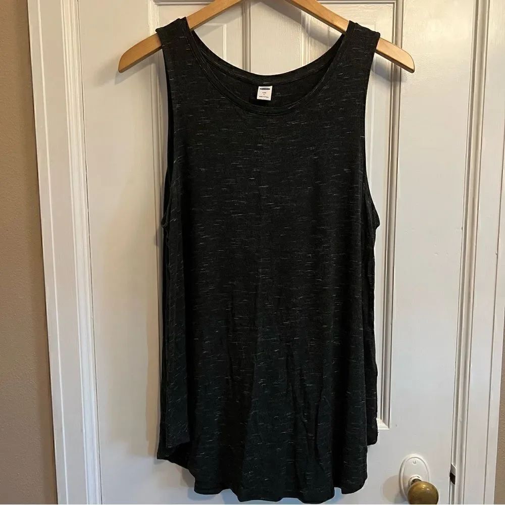 Old Navy dark grey tank top